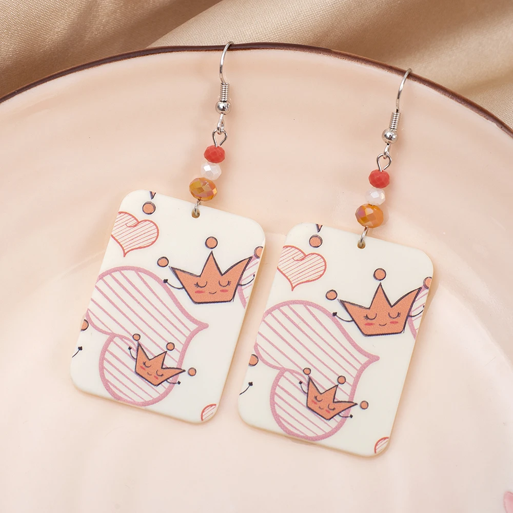 Новые модные акриловые женские серьги 2024 трендовые с короной и сердечками