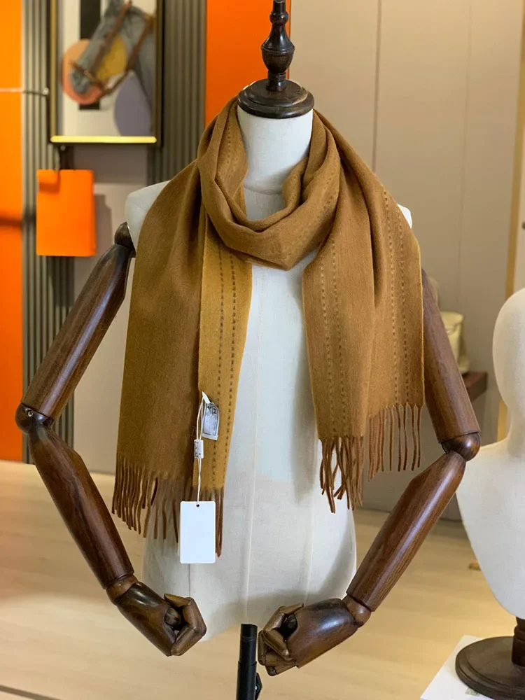 Рисунок 5 - Дизайнерский брендовый шарф H