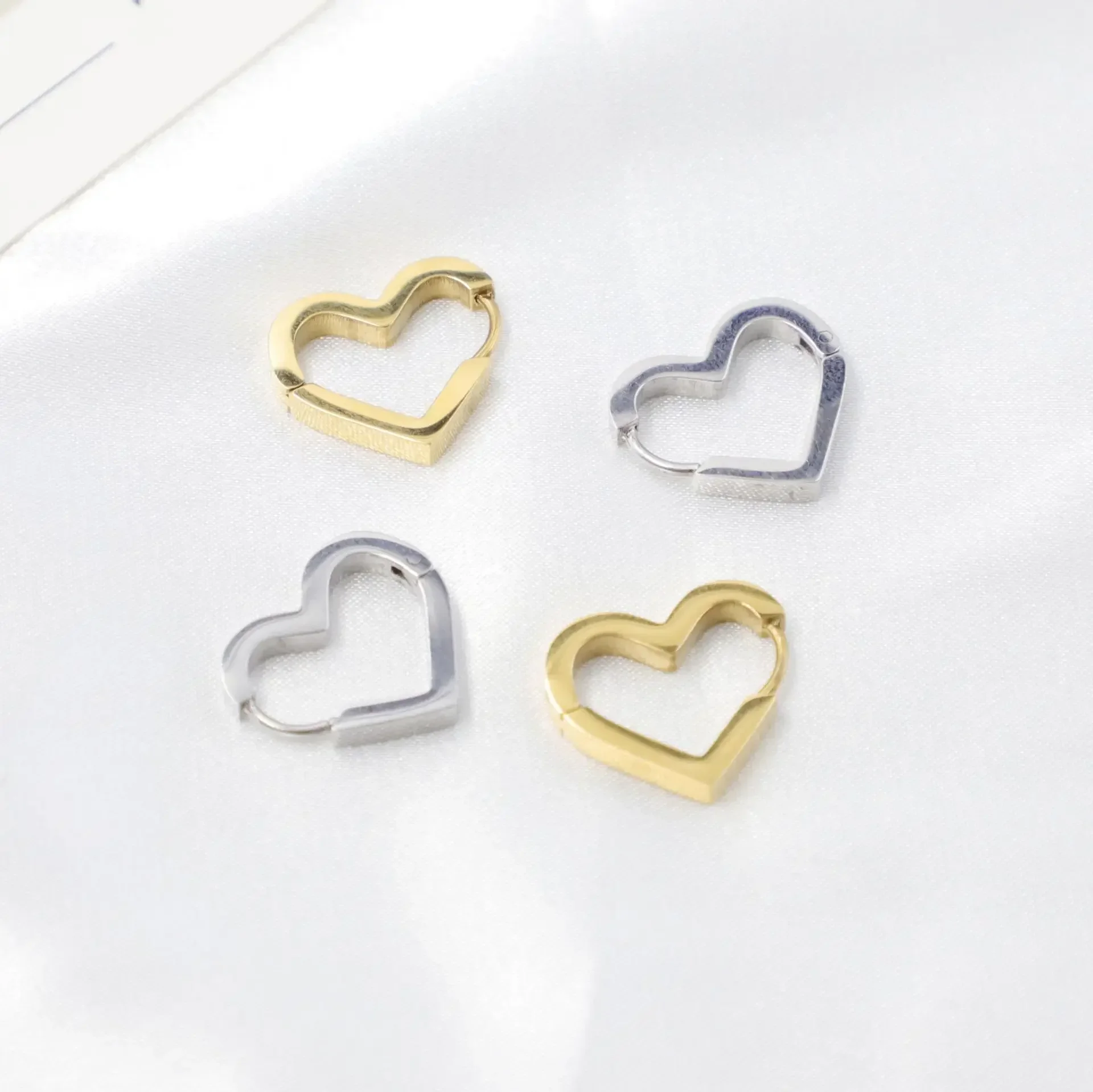 Flyfyp Позолоченные шикарные водонепроницаемые серьги-кольца из нержавеющей стали