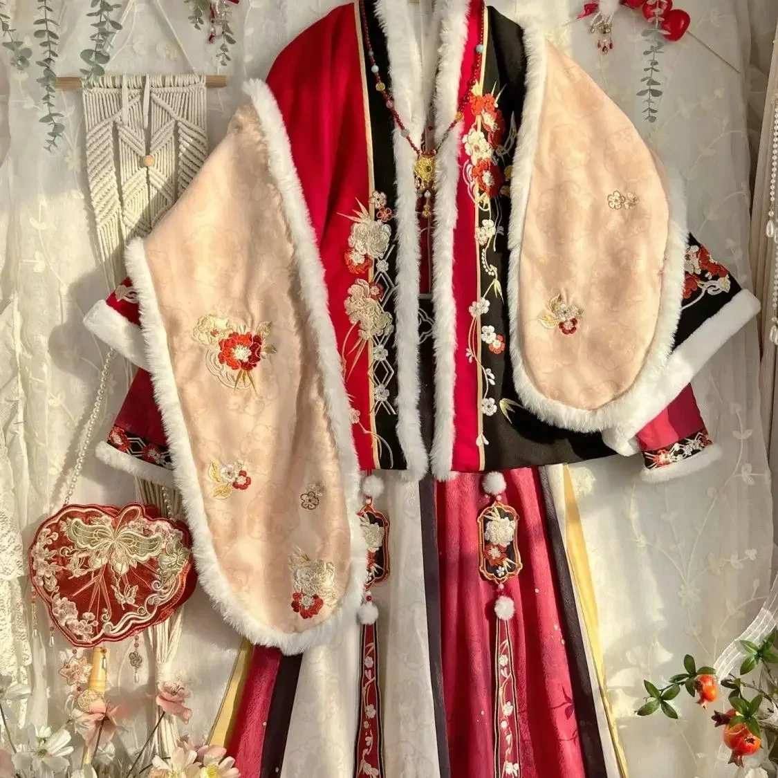 Оригинальная зимняя женская короткая куртка Хань Цзян Сюэ ханьфу с двубортной