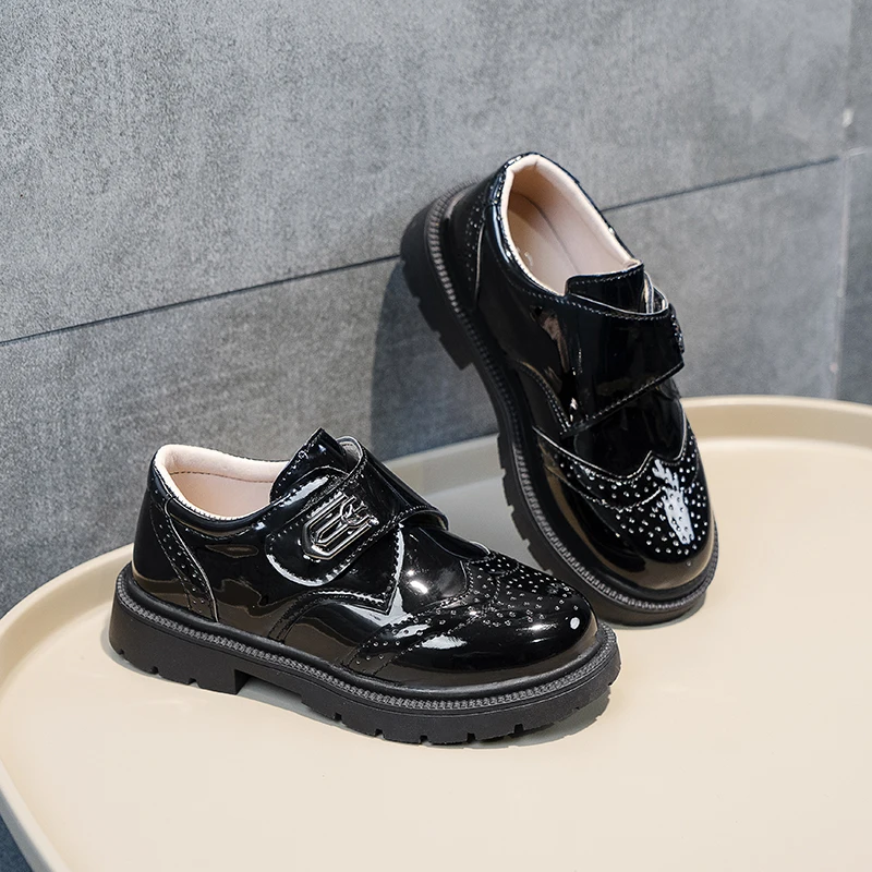 

Boys Classic Cute Party Shoes 2022 Britain Style Spring New Glossy Kids Fashion Hook & Loop Non-slip Loafers for Wedding Shows