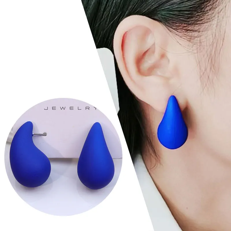 Акриловые серьги-гвоздики в форме купола