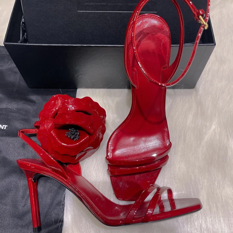 

Сандалии женские из лакированной кожи, босоножки Гладиаторы с открытым носком и ремешком с пряжкой, туфли на шпильке, Классическая обувь для банкета, красные розы