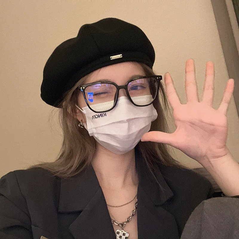 Осенне-зимний берет небольшого размера с небольшой окружностью головы для