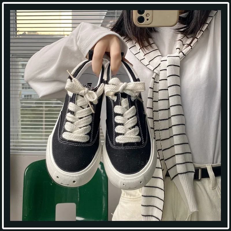 

New Style Thick Soled Black Canvas Shoes for Women In Autumn 2023 with Lace Design Casual Comfortable Women Shoes