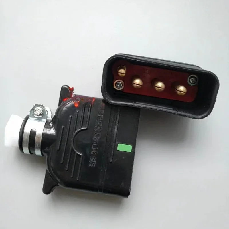 Вилка для зарядки аккумулятора 37010-10870 Электрический вилочный погрузчик 30A250V