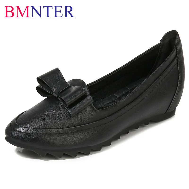 

Женские туфли на плоской резиновой подошве, из коровьей кожи