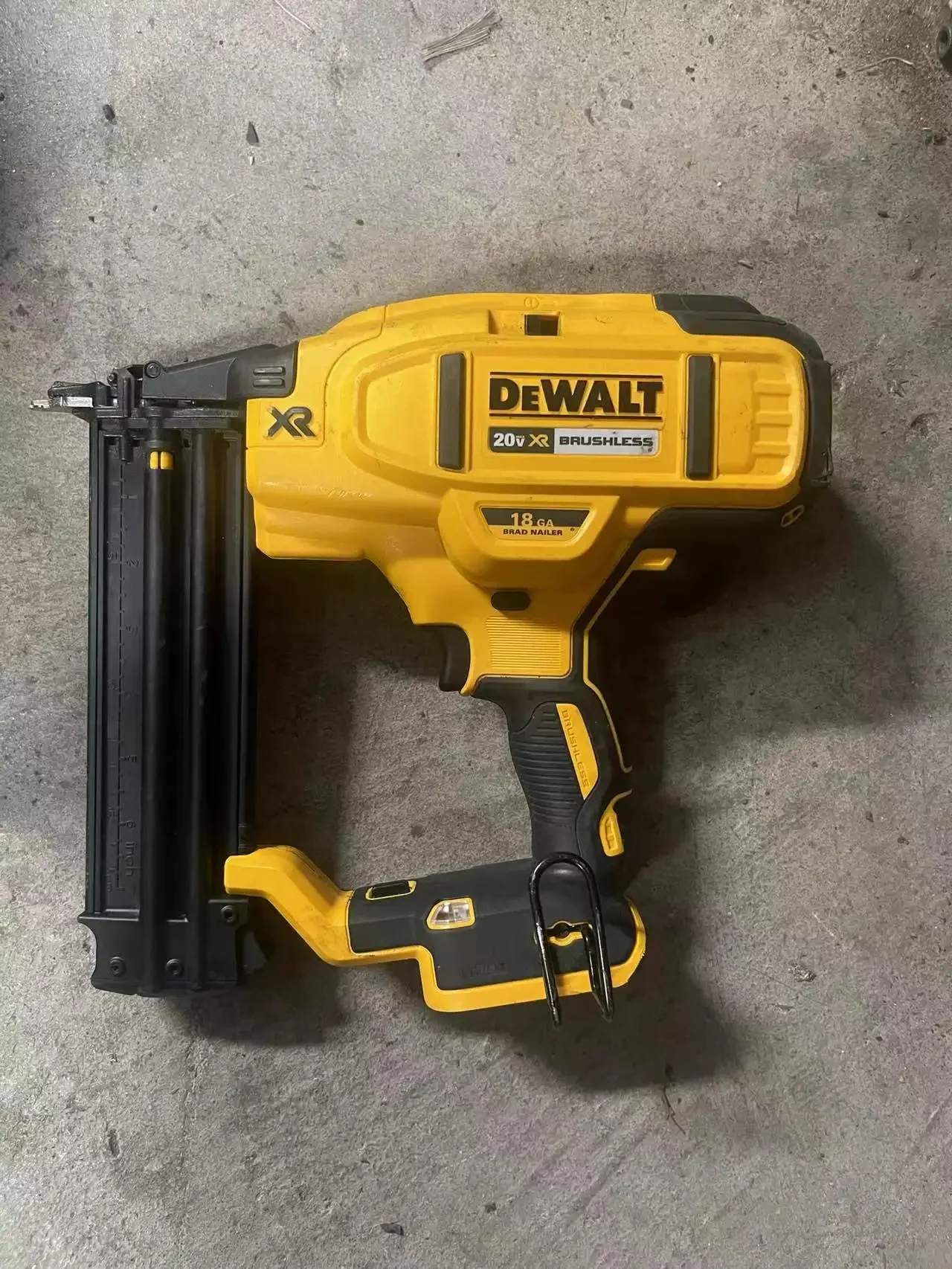 DeWalt DCN680 20-вольтовый беспроводной 18-калибрный гвоздезабивной станок (только