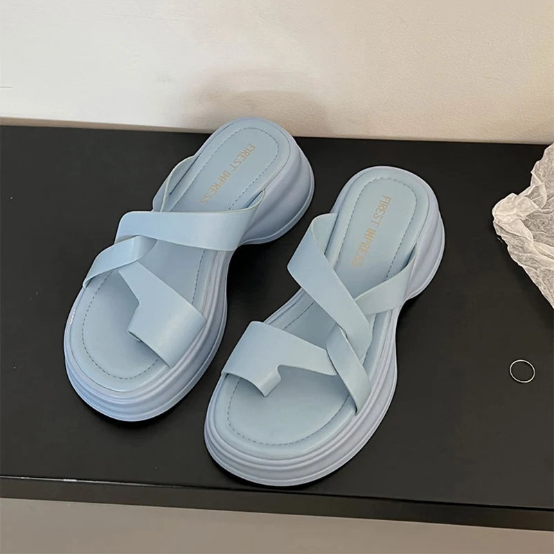 

Женские шлепанцы с открытым носком, летние сандалии на платформе и толстой подошве, элегантные пляжные шлепанцы для отдыха, новинка 2023