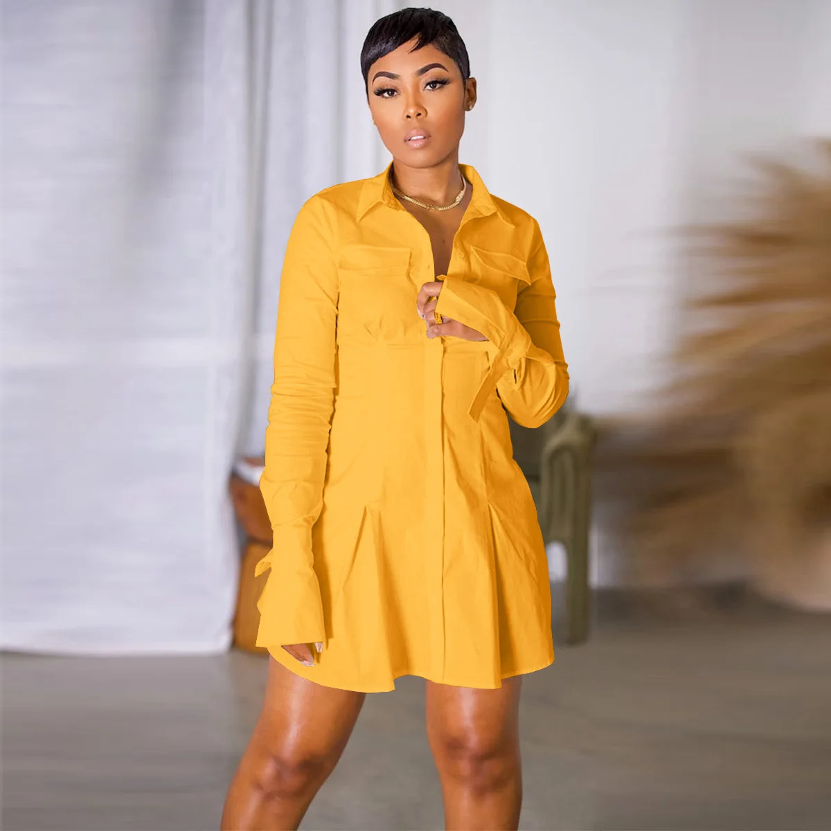 

Платье-рубашка женское однотонное с отложным воротником и длинным рукавом