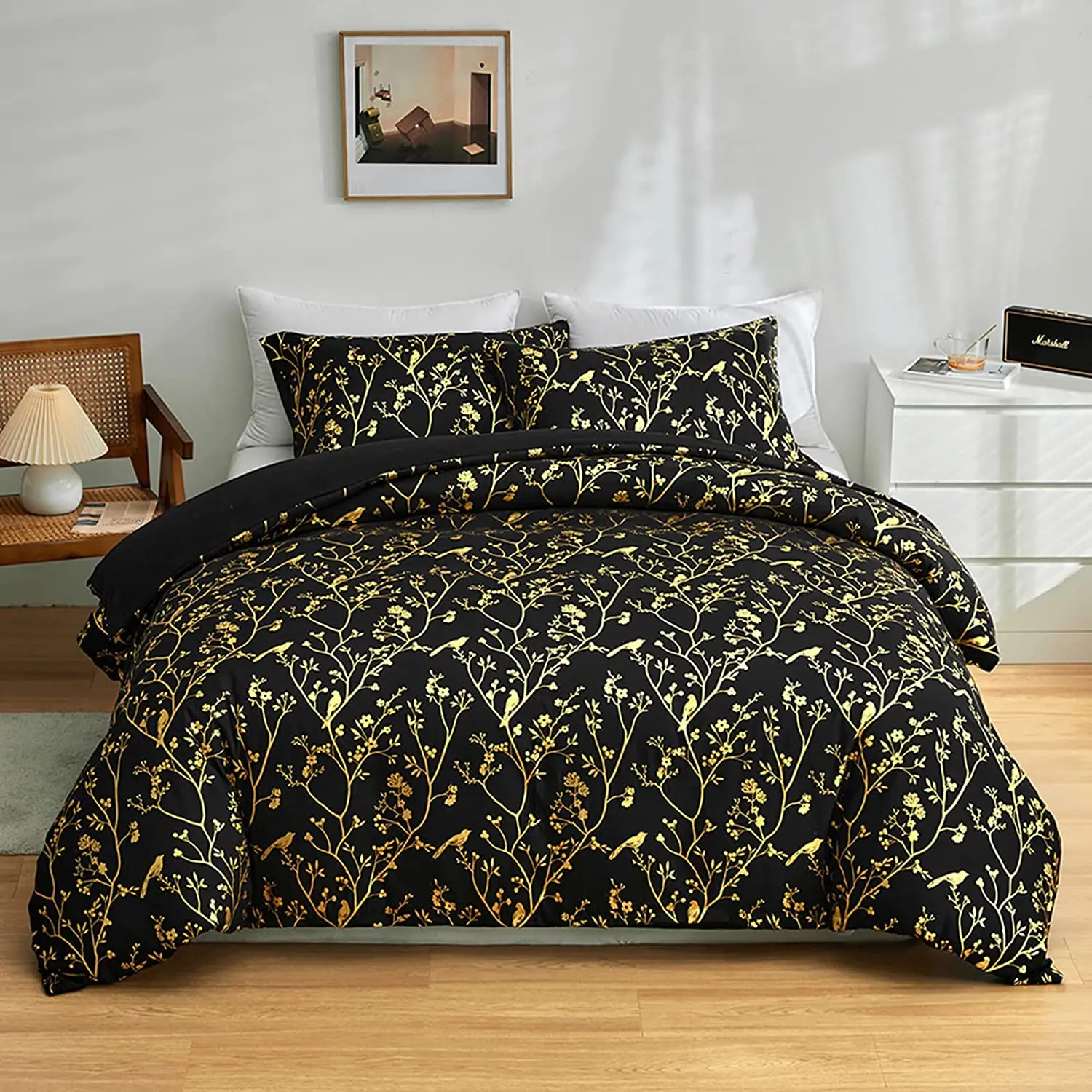 Комплект постельного белья с черным цветочным принтом |