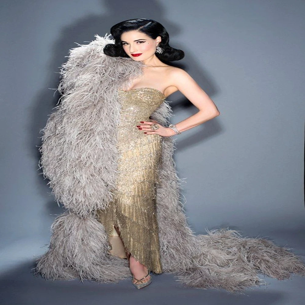 Красочные страусиные перья