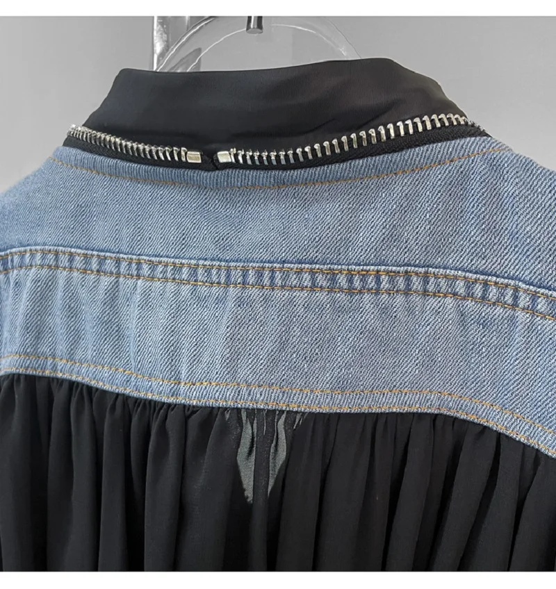 Женская джинсовая куртка новая с воротником-стойкой и плиссированным подолом