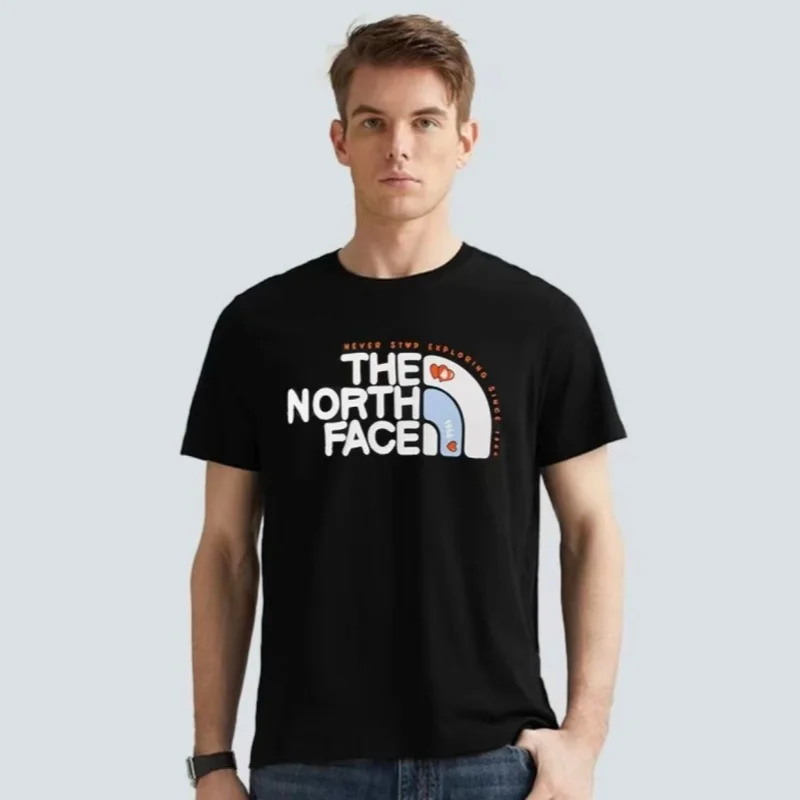 Фото Дышащая трикотажная футболка The North Face с круглым вырезом и короткими рукавами, быстросохнущая, для спорта и активного отдыха №3