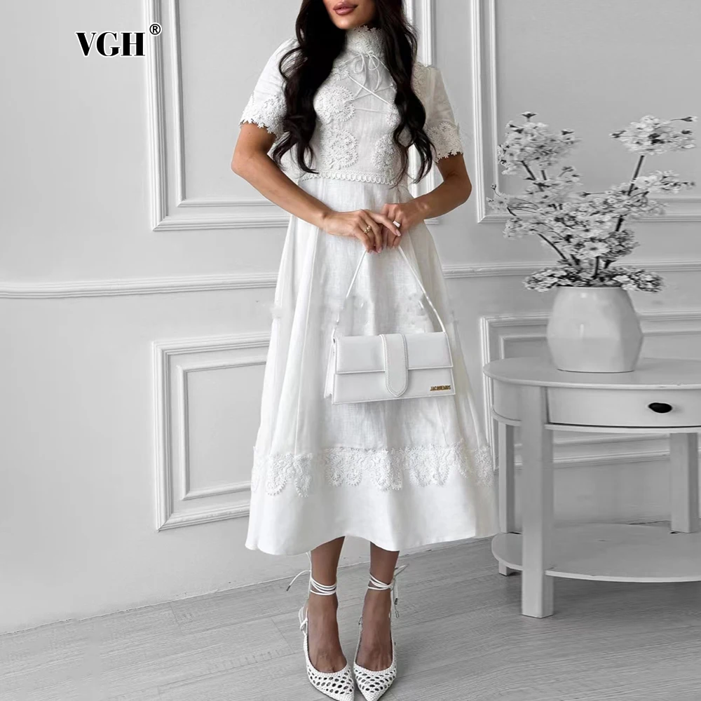 Женское платье средней длины VGH однотонное со шнуровкой воротником-стойкой и