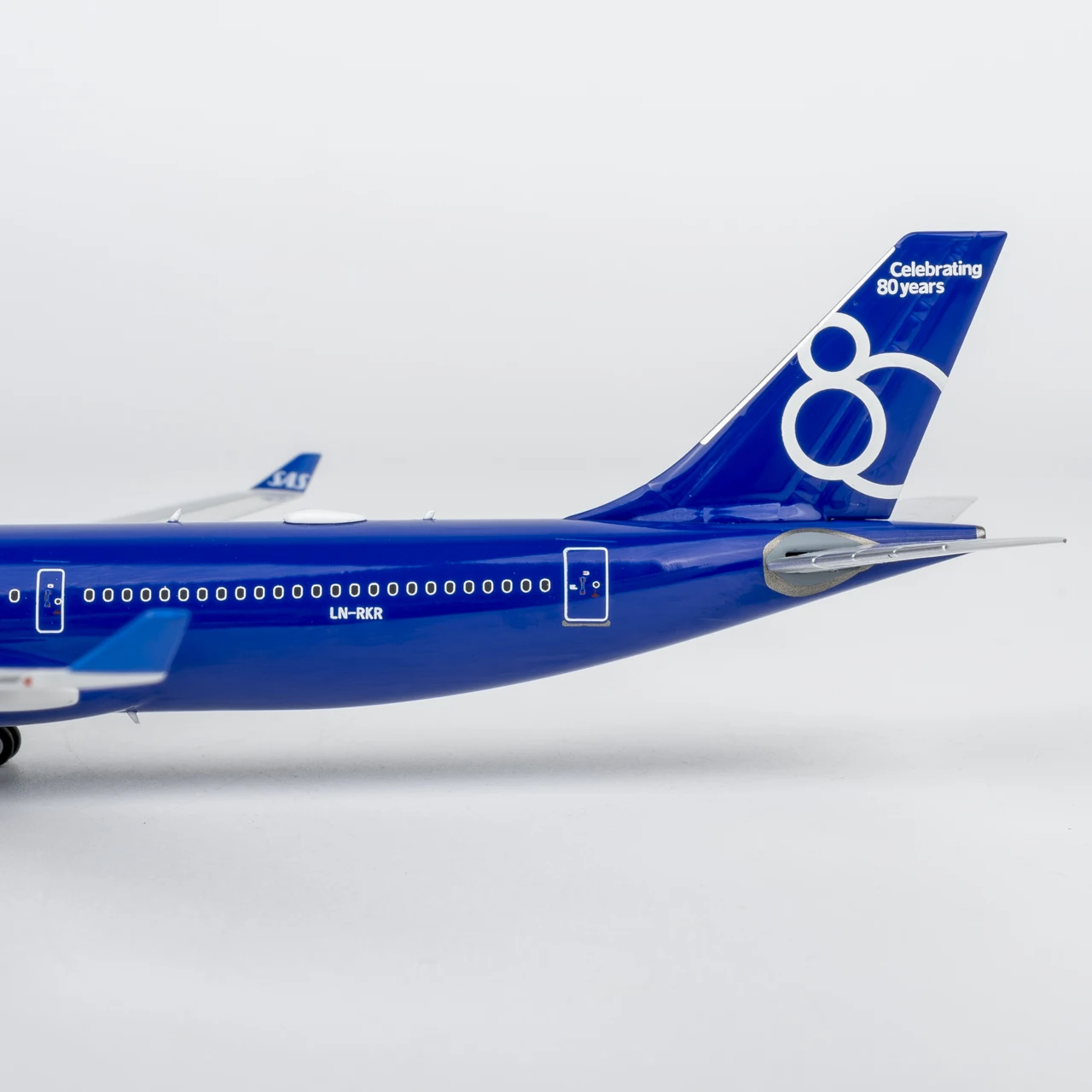 Коллекционная модель самолета NG Models 1:400 SAS Scandinavian Airlines Airbus A330-300 из сплава, литая под давлением, LN-RKR, 62088 (art.: 3920db87dadc0) - 3920db87dadc0