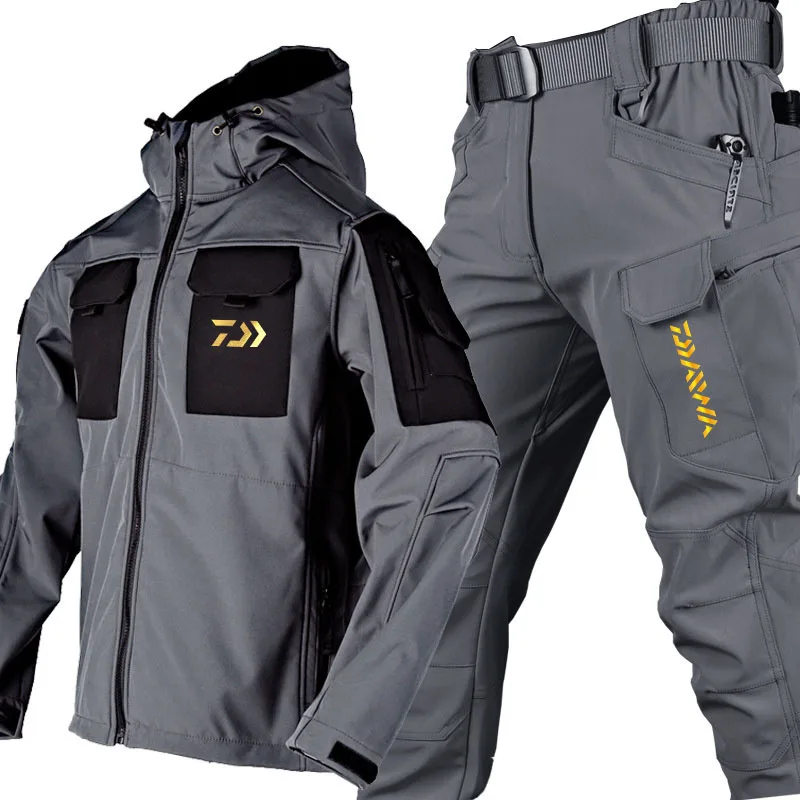 

Daiwa New Military Shark Skin Soft Shell Jackets Men Tactical Windproof Waterproof Fishing Jackets Hooded Mens Fishing Suit