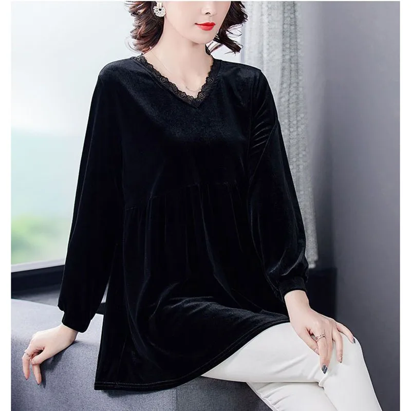 Футболка женская бархатная с V-образным вырезом и кружевом большого размера