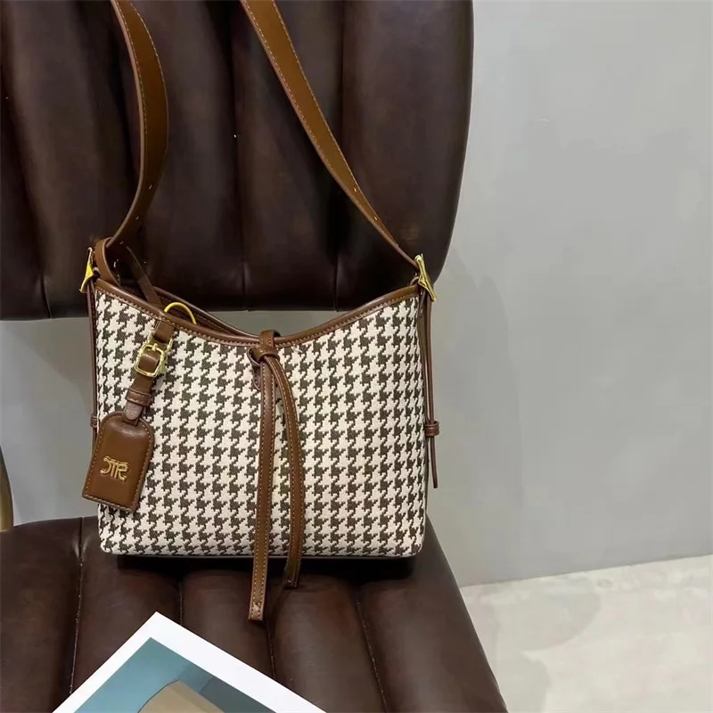 

Сумка для покупок Infinite Charm для женщин, роскошный дизайн, вместительные кошельки и сумочки, новинка 2023, модная сумка-мессенджер на одно плечо