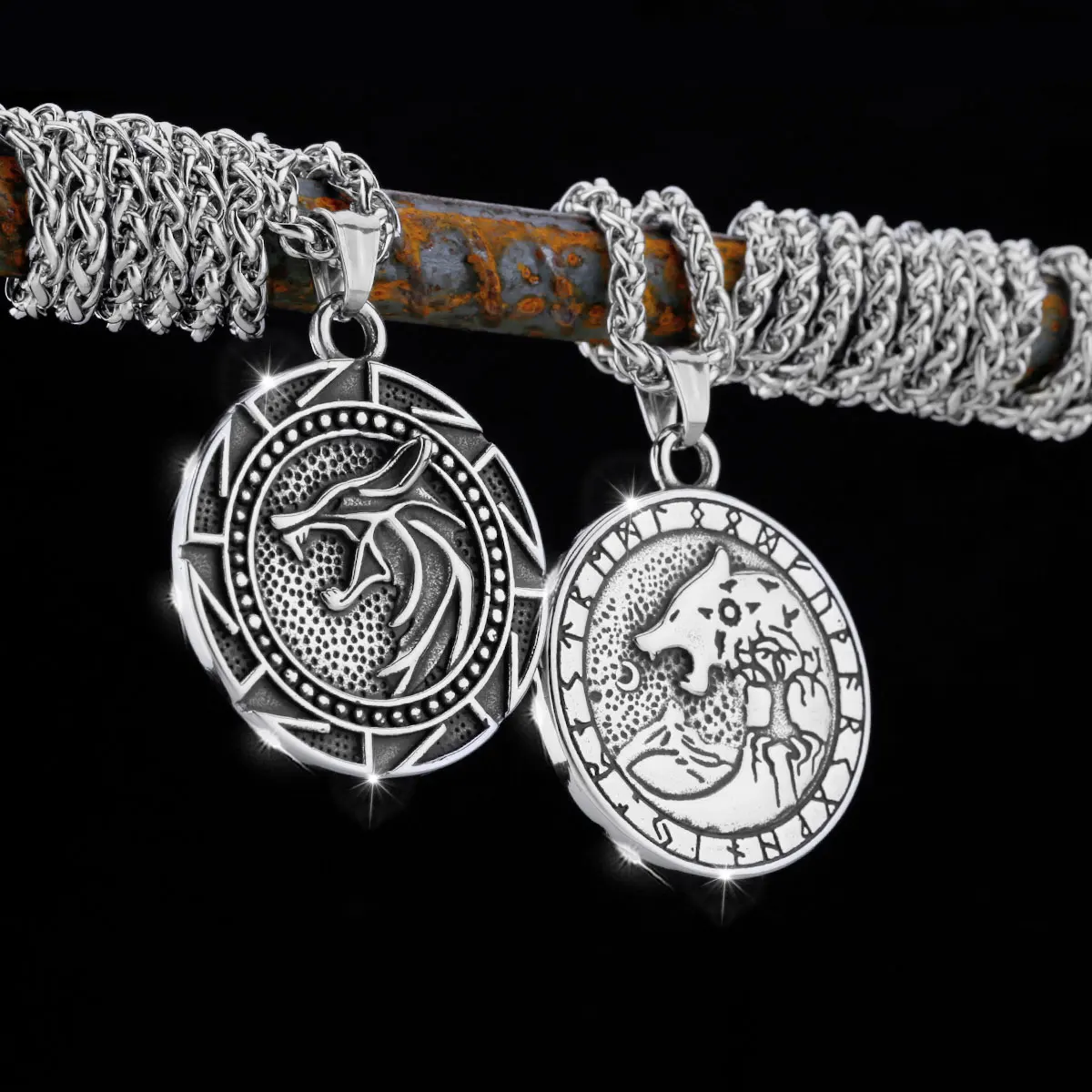 

Vikings Celtic Wolf Moon Double Sided Necklaces Men Stainless Steel Jewelry Norse Runes Vegvisir Amulet Pendant Antique Jewelry