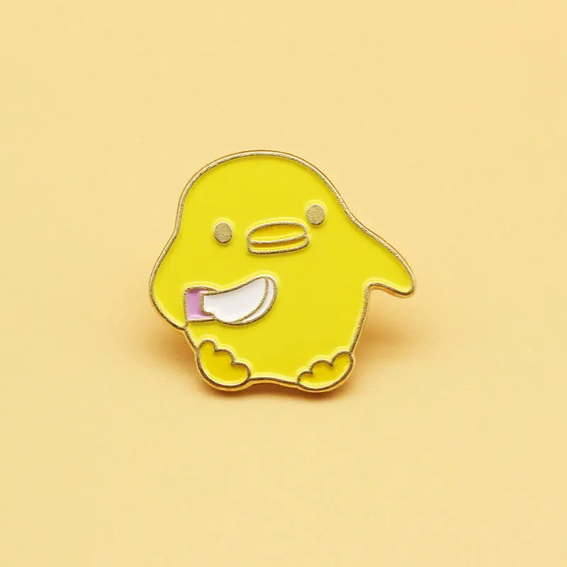 

SALeeee Little duck brooch personality alloy enamel badge schoolbag decoration with high-end pin anime accessories