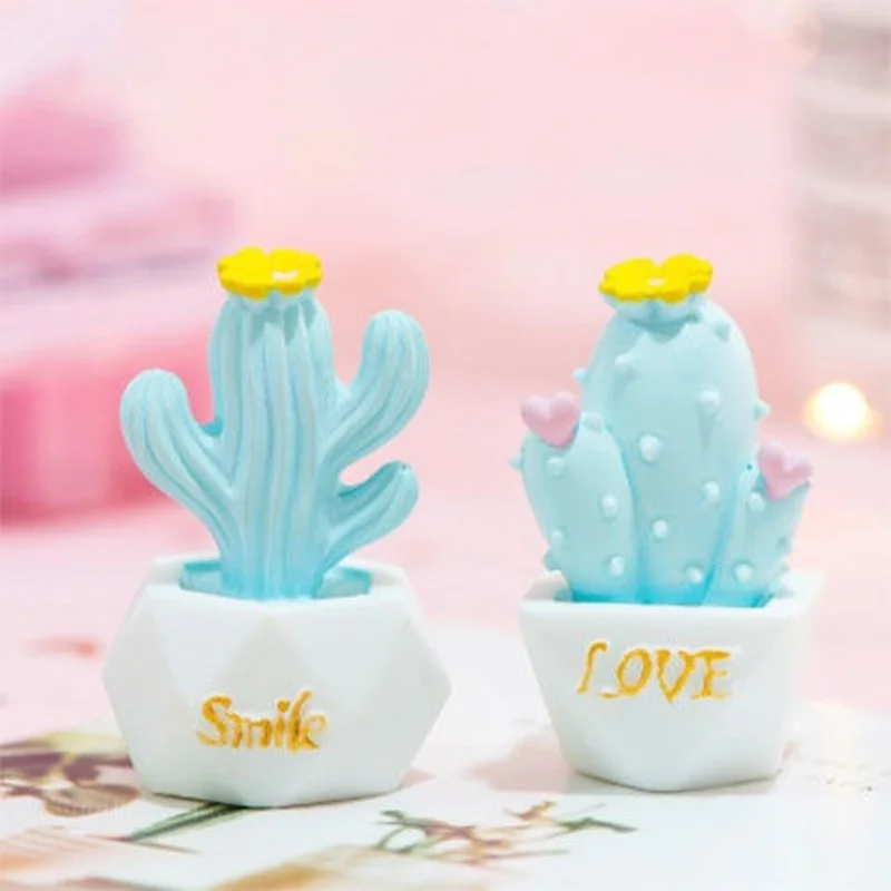

Desktop ornaments girl heart cute cactus mini resin crafts ornaments girlfriends gifts same table gifts