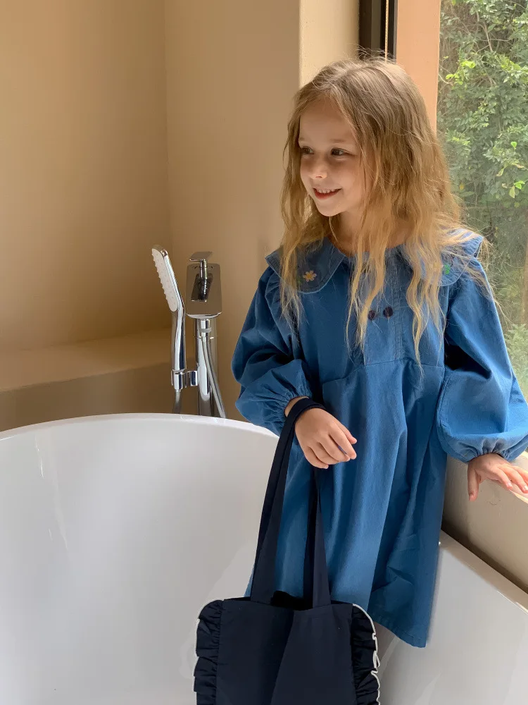 Демисезонное платье с вышивкой и рукавами-фонариками для девочек детская