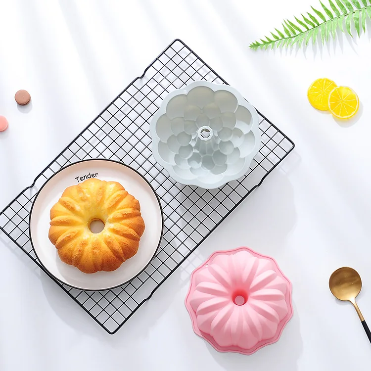 

Silicone Cake Pan Baking Cups,Fluted Tube Cake Pans Non Stick Fancy Molds for jello,Cupcake,Doughnut Donut,Cornbread,Brownie