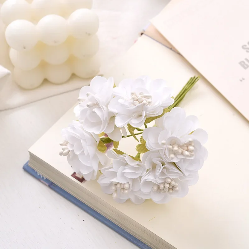 

Искусственные шелковые розы 6 шт.