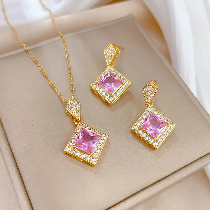 

Комплект из колье и серёг, из серебра пробы