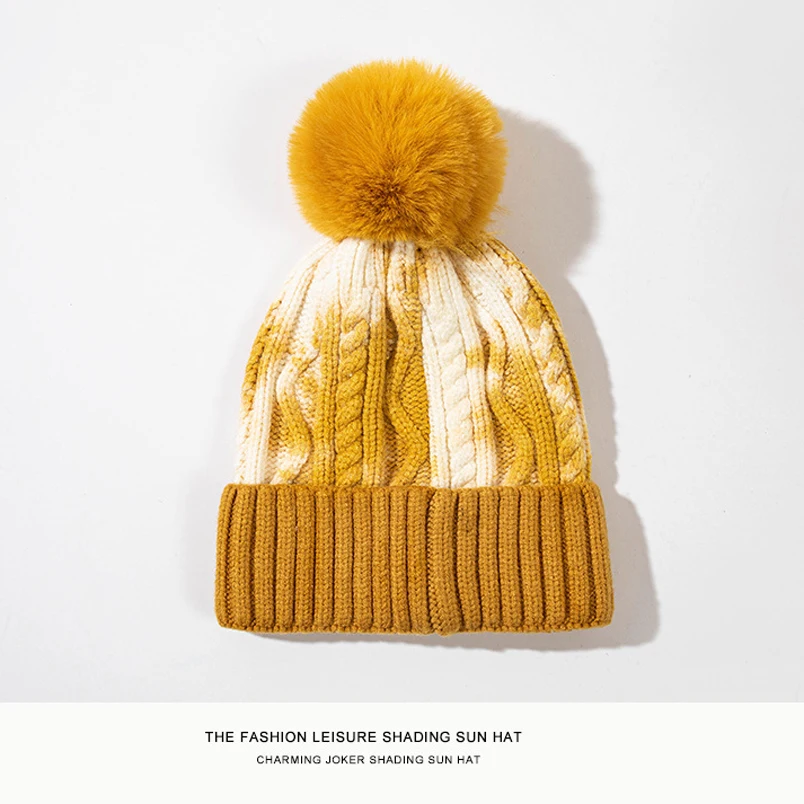 Шапка женская вязаная с помпоном дизайнерский головной убор завязкой напуском