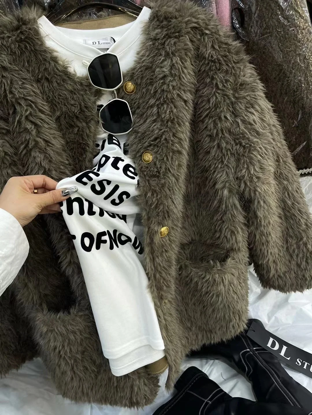 DL Home High-End Good-Looking Berber Fleece Outerwear Women 2024 Autumn and Winter Graceful Mid-Length Fur Fashion