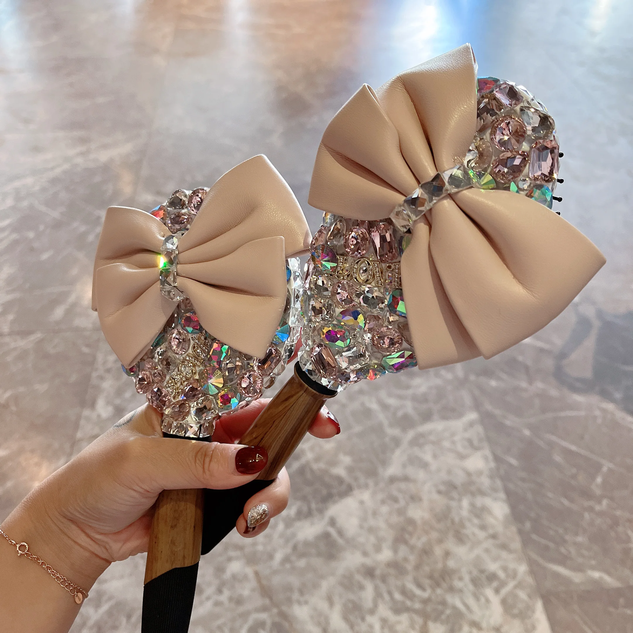 

Gemstones Bow Handheld Mirror Comb Air Cushion Acupressure Comb Sparkling Hair Brush Princess Comb for Kids Women Compact Mirror