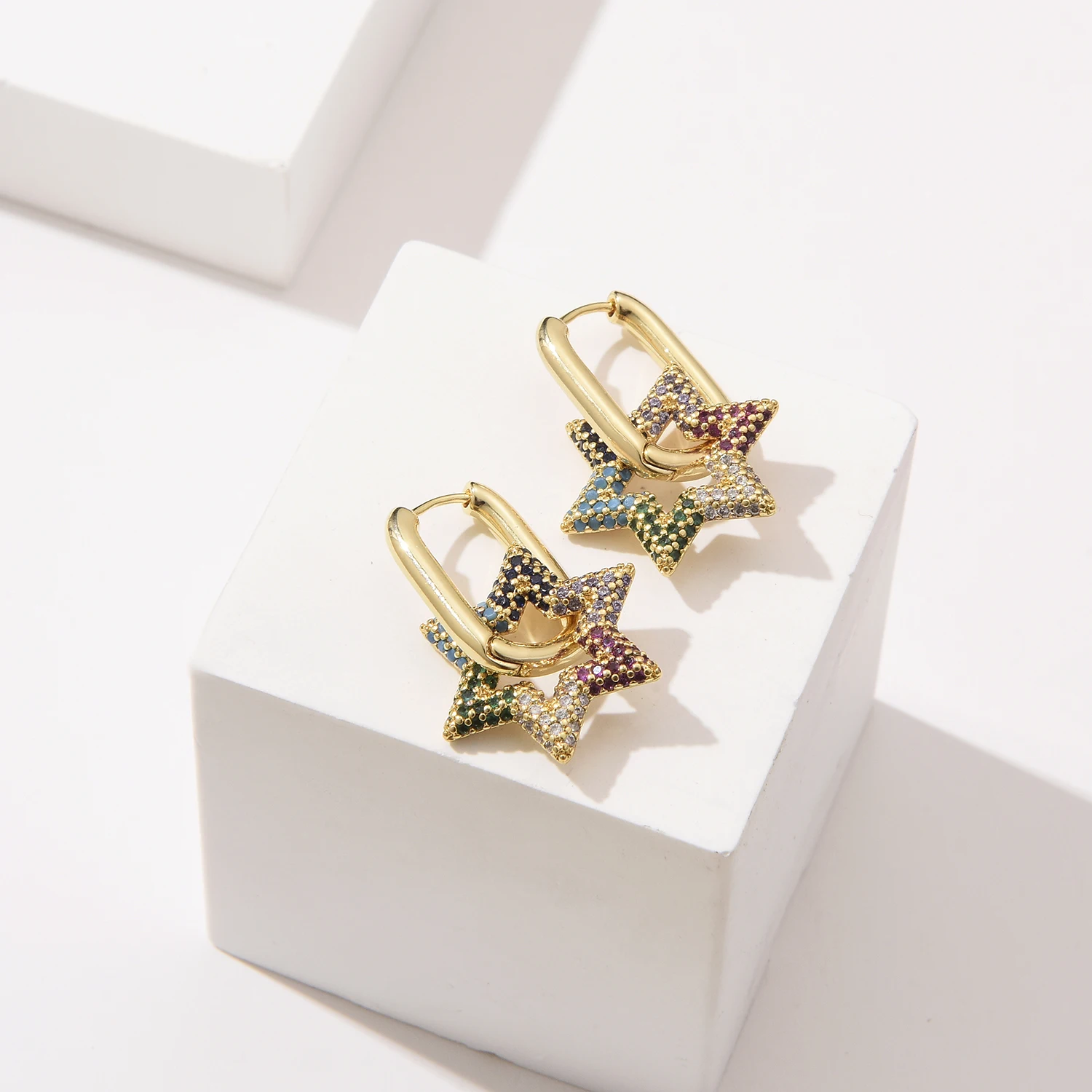 

Brand Design New Geometric Oval Star Hoop Women's Earrings Elegant Wedding Zirconia Paved Copper Gold Color Trendy Jewelry