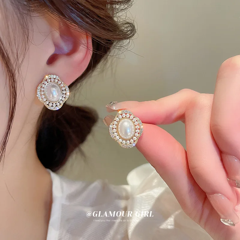 

Real Gold Plating Silver Needle Zircon Pearl Oval Earrings French Retro Light Luxury Fashion Temperament Whole