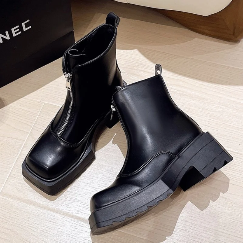 Женские ботильоны на платформе и высоком каблуке дизайнерские мотоциклетные