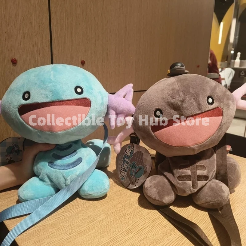 Фото Оригинальный мерч серии Wooper из Pokemon Center, плюшевый брелок-значок Paldean Wooper Quagsire, сумка-кроссбоди, коллекционная кукла из ПУ, подарок. №3