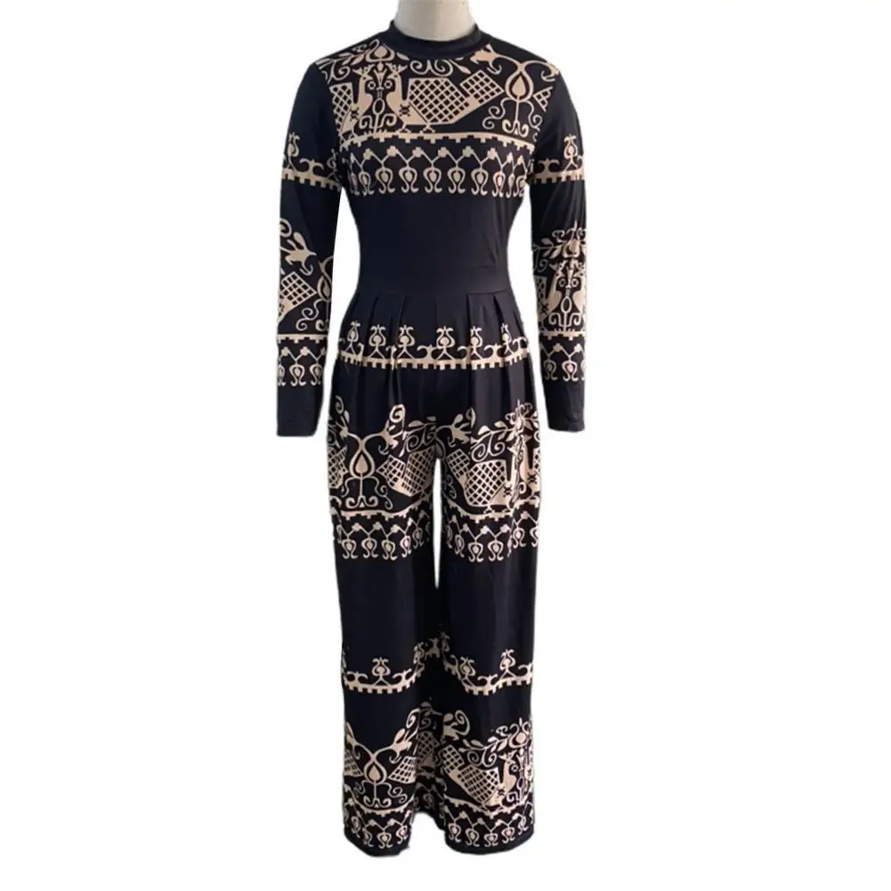 Этот комбинезон идеально подходит для кроссовок каблуков и многого другого.