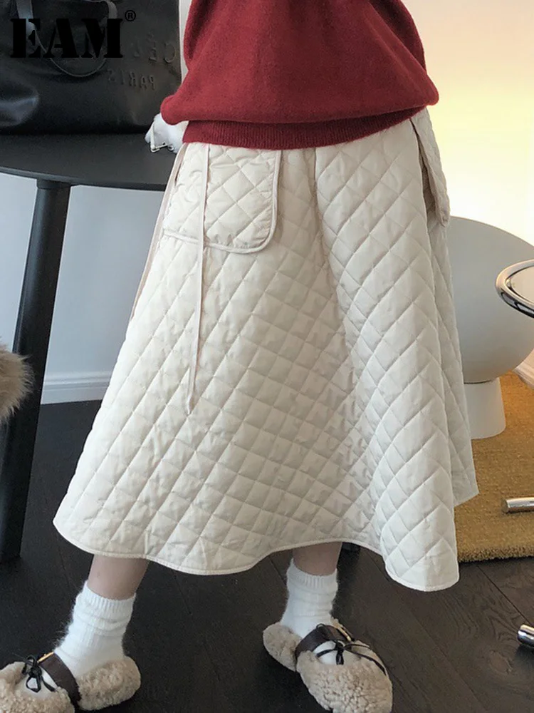 

[EAM] High Waist Beige Drawstring Pockets Thick Cotton-padded Half-body Skirt Women Fashion Tide New Spring Autumn 2023 1DF4502