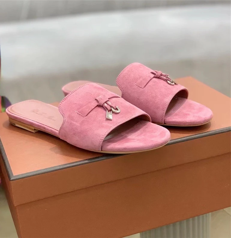 2023 Summer Flat Heel Open Toe Slippers Women Metal Lock Decor Solid Color Sandals Ladies Kid Suede Comfort Vacation Sandalias