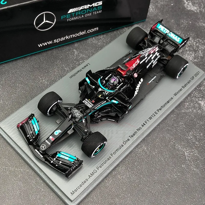 

Spark 1 43 BENZ F1 racing Hamilton w12 2021 Bottas model alloy car model collection ornaments holiday gift