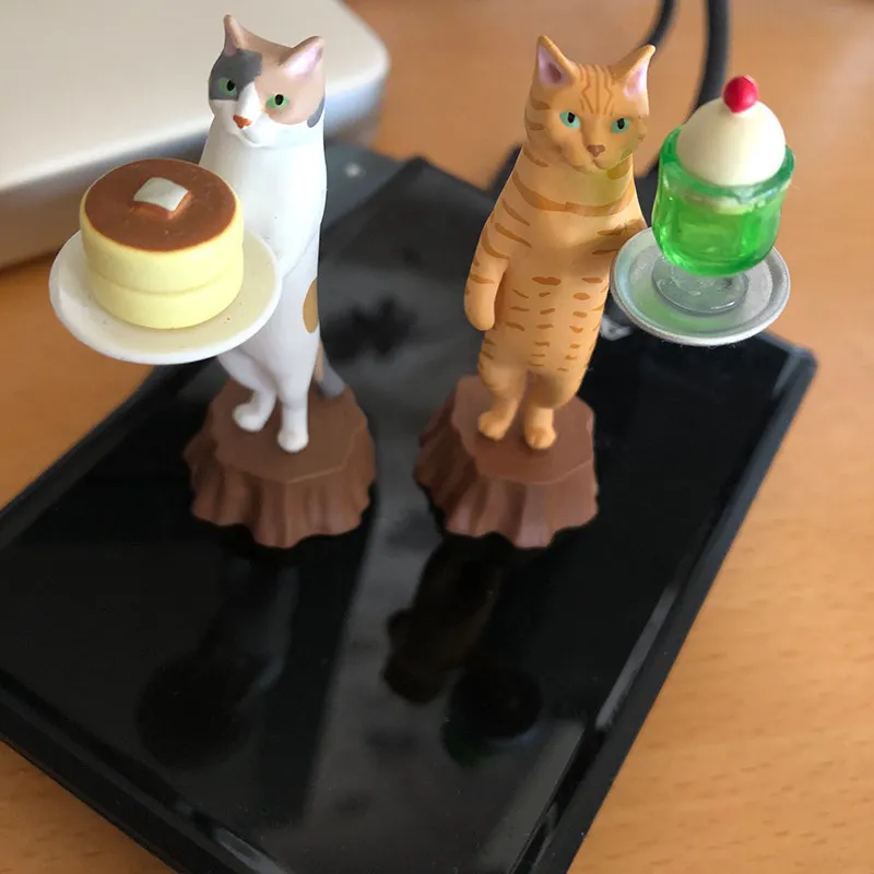 Фото Фигурка из гашапона Kitan Club Cat Waiter Pure Coffee: черный кот, трехцветный кот, оранжевый кот, подающий напитки и десерты, декоративное изделие из смолы. №5