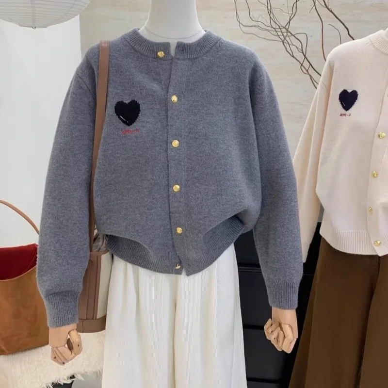 Кардиганы женские с круглым вырезом и вышивкой однобортный нежный свитер