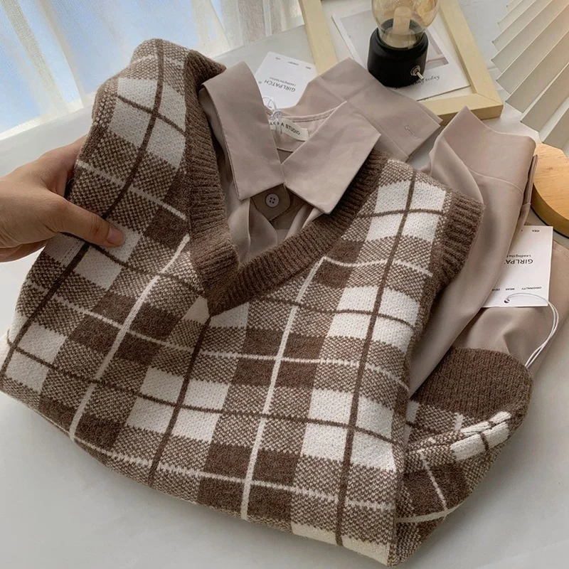 

2022 Winter Plaid Sweater Vest Women Autumn/winter Retro Loose-fitting Pullover Sleeveless Shoulder Knitted Horse Clip Woman