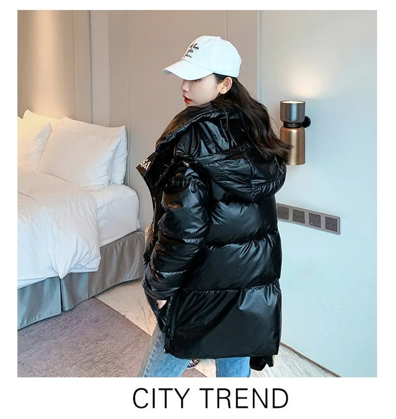 2023 New Winter Fashion Bright Black Gray Hooded Loose Thick Warmth Female Short Bread Coat Jacket Women Winter