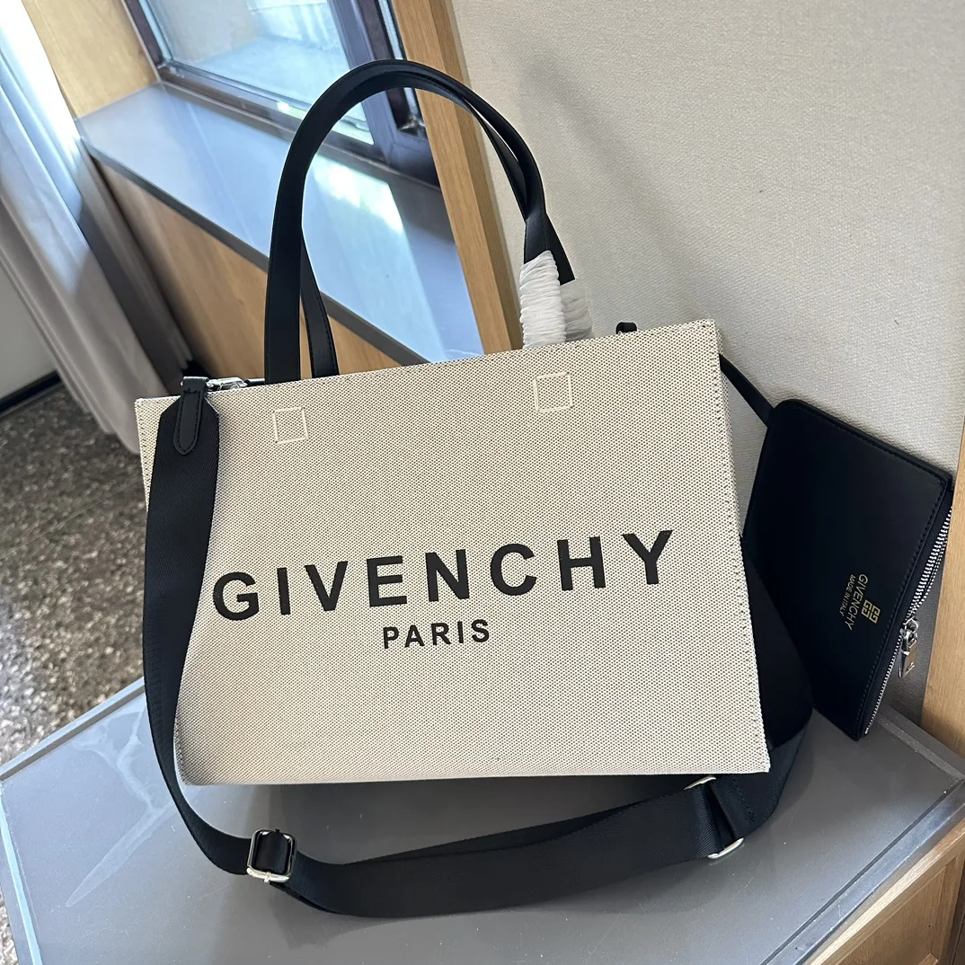 в стиле GIVENCHY Сумка на плечо