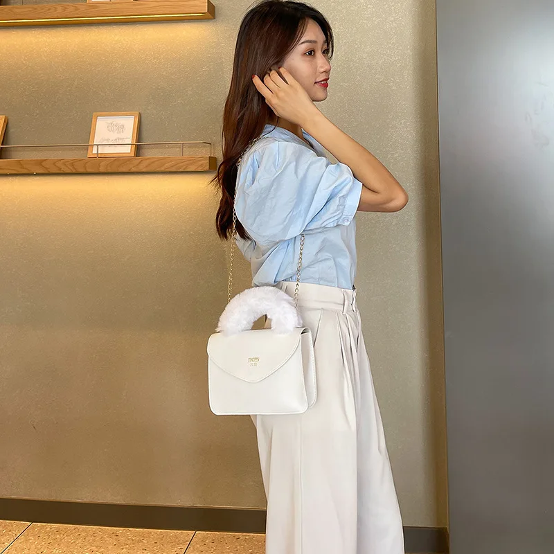 

2023 New Soft Furry Plush Crossbody Bags Faux Fur Tote Bag For Women Designer Top-handle Handbags Warm Purses Bolsa Feminina