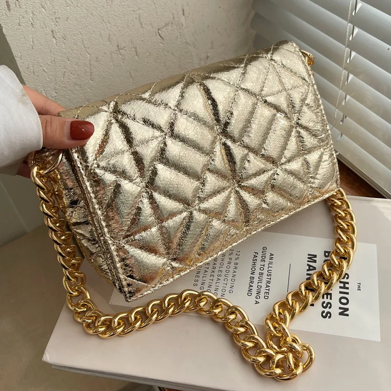 

Женская сумка через плечо с алмазной текстурой, брендовая Роскошная дамская сумочка на плечо с клапаном, модные сумки на толстой цепочке, зо...