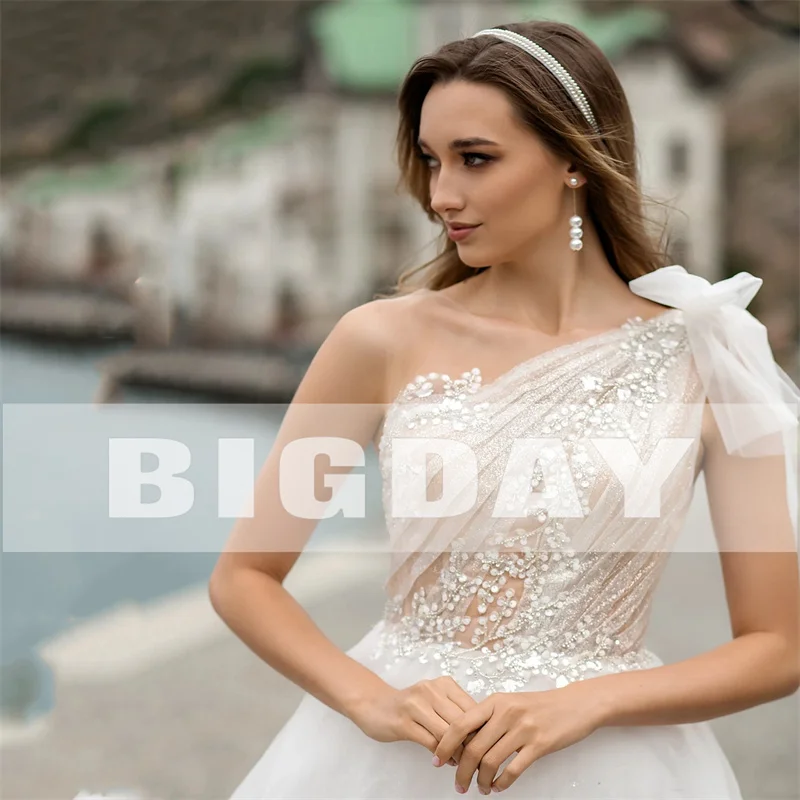 Элегантные свадебные платья а-силуэта женские кружевные с одним открытым плечом