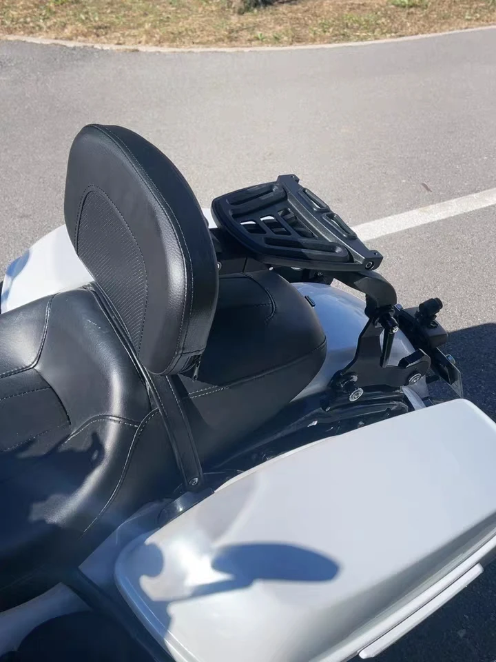 Фото Для Harley Road King Street Glide Ultra FLTRX CVO 09-26: Быстросъемная складная спинка-опора для водителя и пассажира (Sissy Bar) и комплект для крепления №3